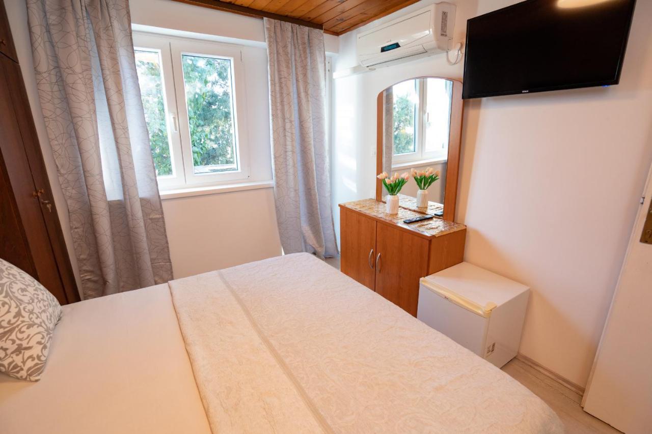 Rooms Magnolia With Pool Novalja Kültér fotó