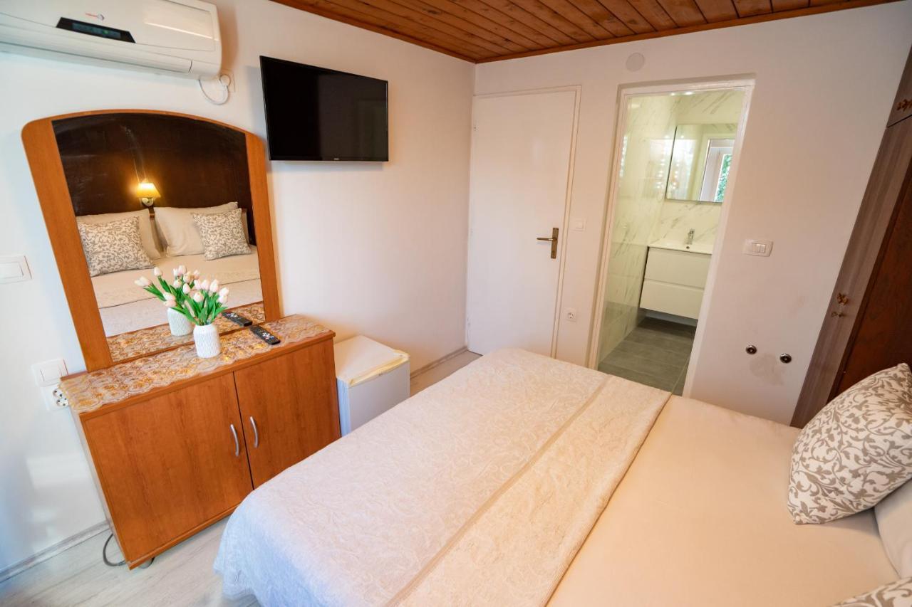 Rooms Magnolia With Pool Novalja Kültér fotó