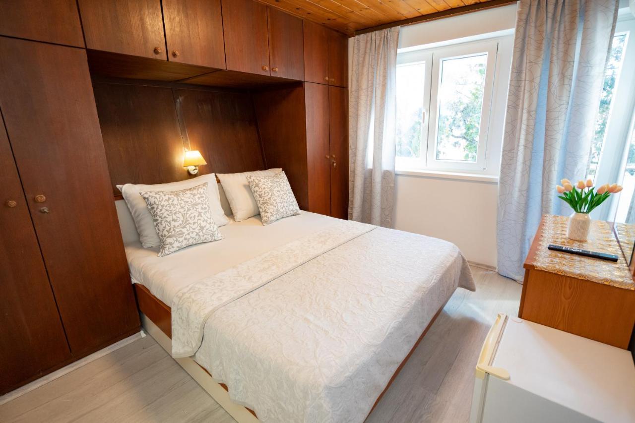 Rooms Magnolia With Pool Novalja Kültér fotó