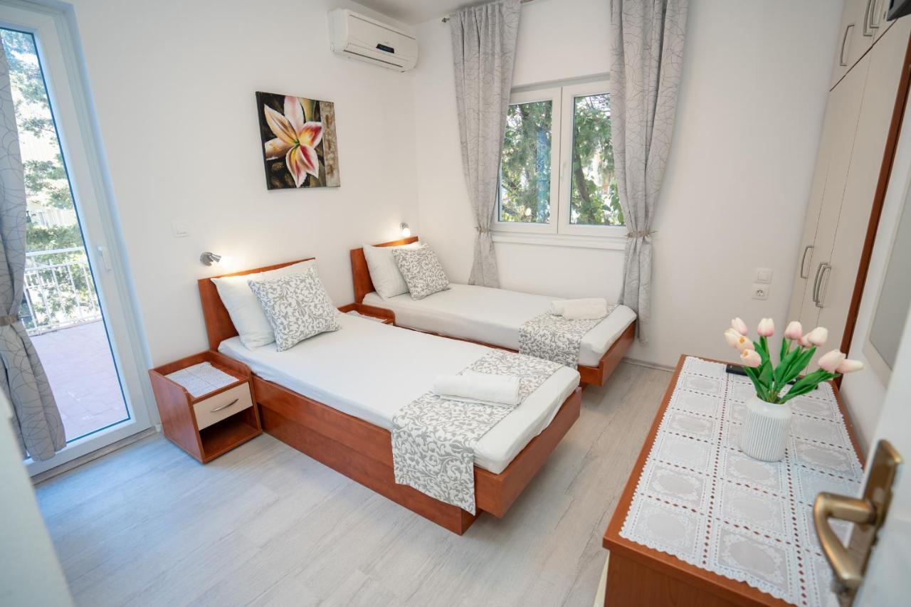 Rooms Magnolia With Pool Novalja Kültér fotó
