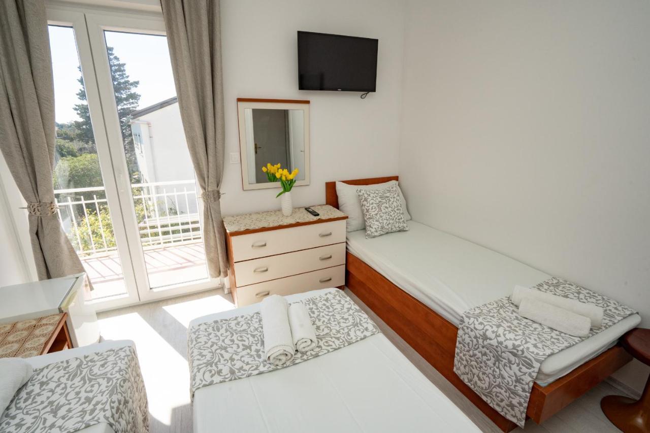 Rooms Magnolia With Pool Novalja Kültér fotó
