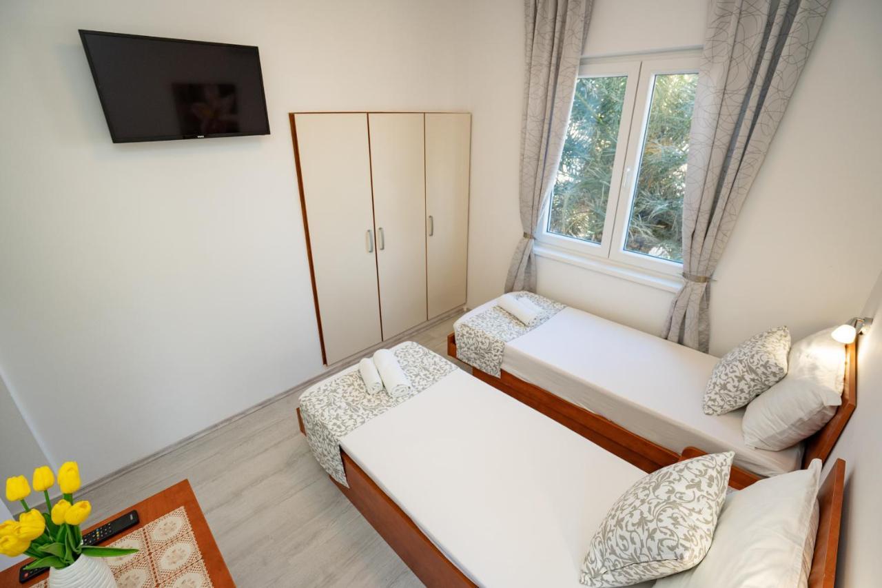 Rooms Magnolia With Pool Novalja Kültér fotó